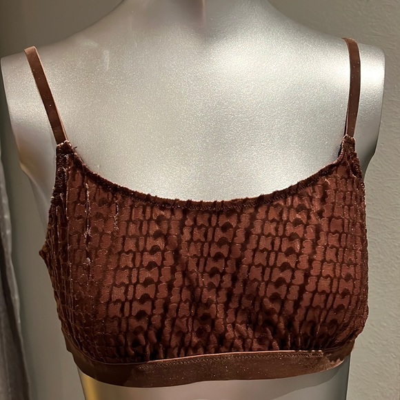 SKIMS
Wireless Velvet Scoop Bra - Chestnut - Picture 5 of 11